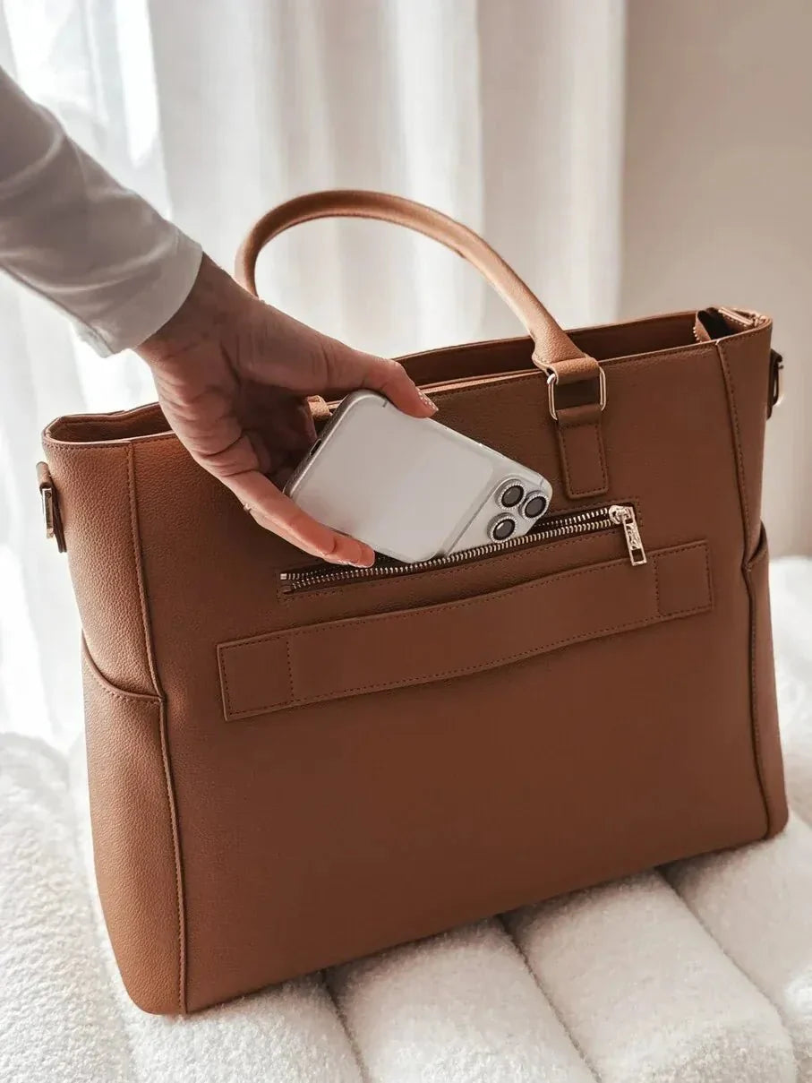 Insulated lunch compartment in the Driftwood Iluka Tote — keeps meals fresh through meetings and flights